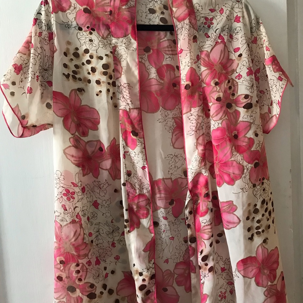 Beautiful robe - Picture 6 of 10